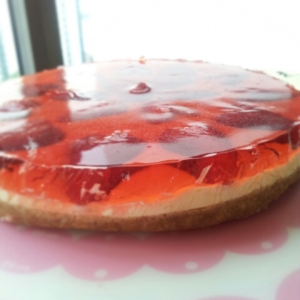 Strawberry jellyhearts cheesecake.b