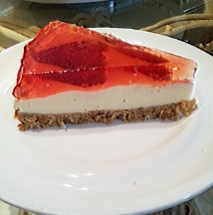 Strawberry jellyhearts cheesecake.pic3